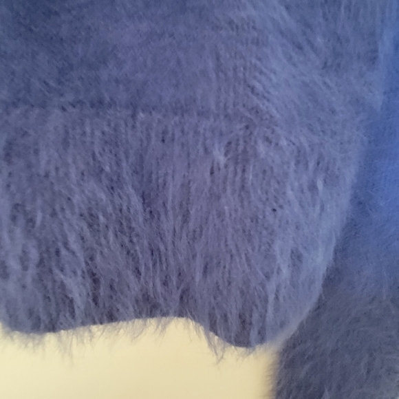 Sanctuary Oversize fuzy blue long sleeve , crew neck sweater, very soft - Picture 4 of 5